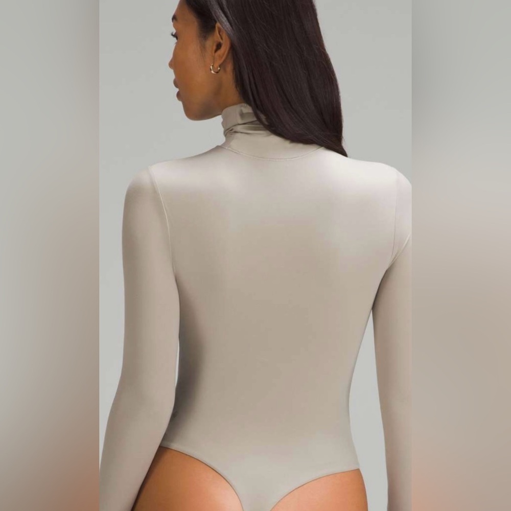 lululemon athletica Gray Long Sleeve Bodysuit